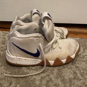 Like new Childrens Nike size 1